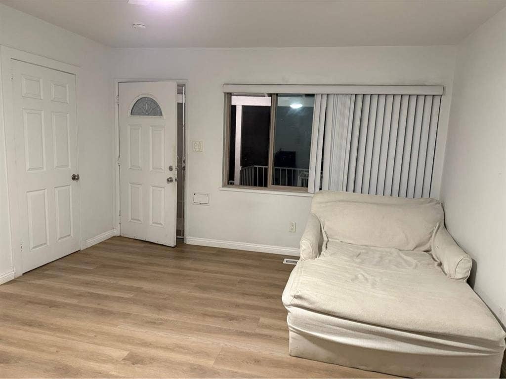 College Grove room avail 11/12/26