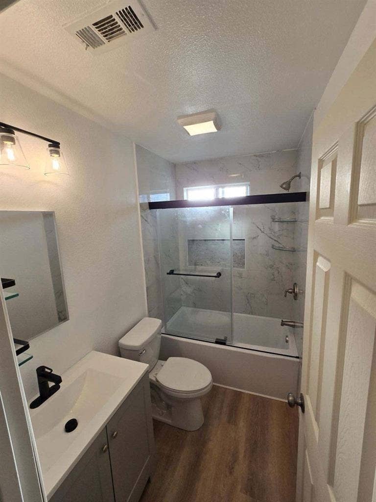 College Grove room avail 11/12/26
