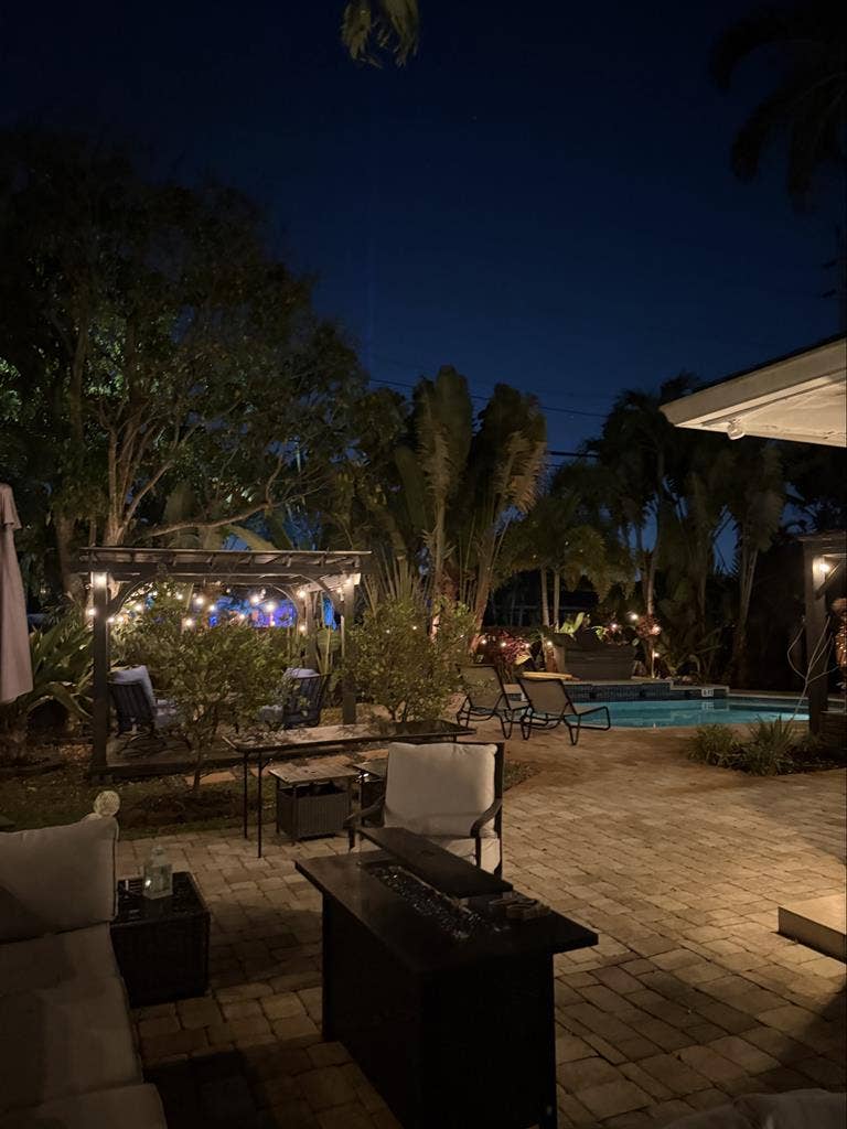 Room in Oakland Park
