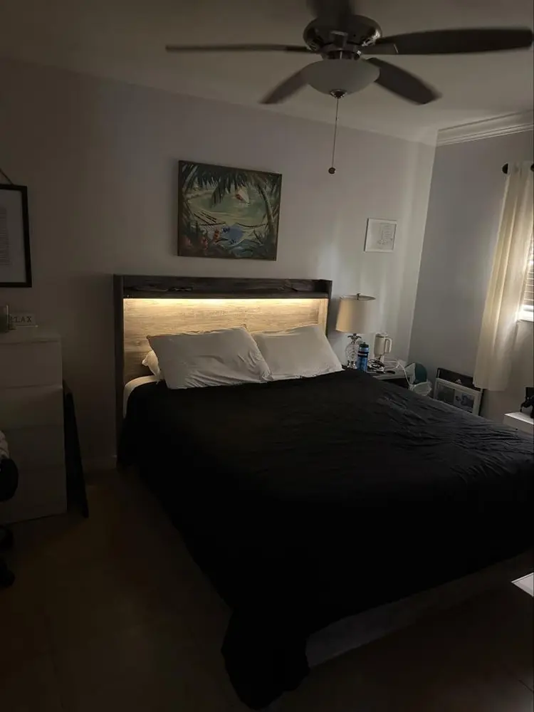 Room in Oakland Park