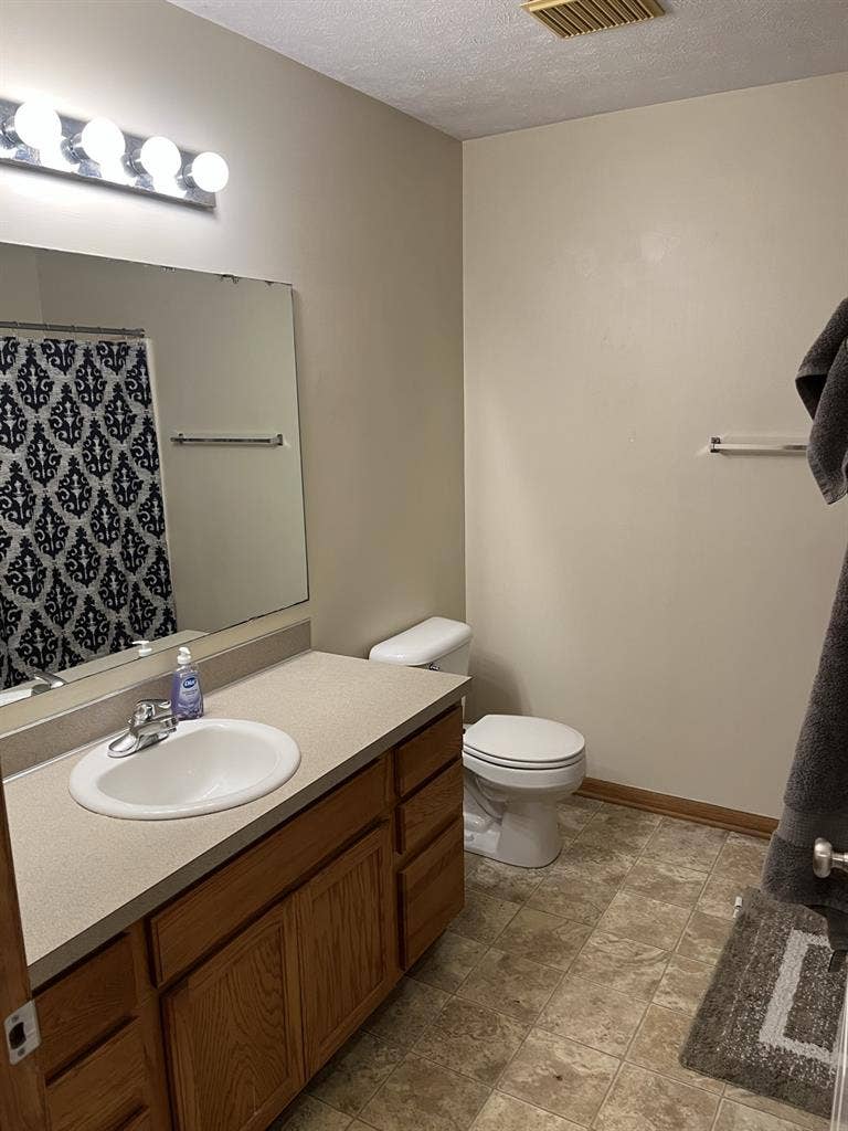 Zeeland Room For Rent