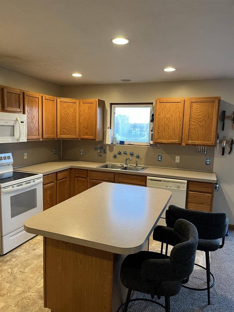 Zeeland Room For Rent