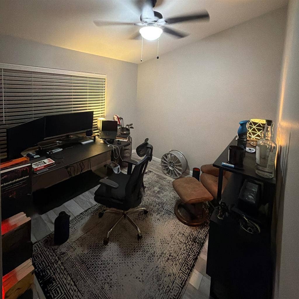 2 rooms for 1600 in a big house