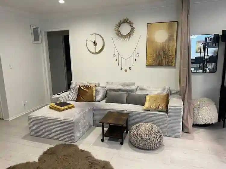 Dream Shared Space in BH ASAP $800!