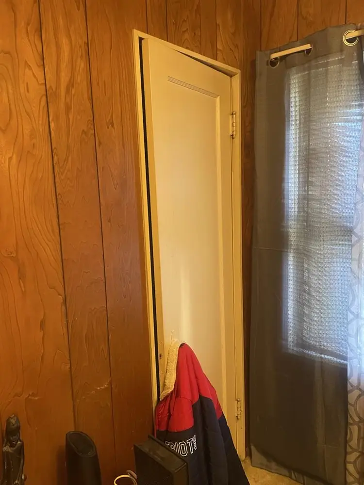 Room in ucity nice location