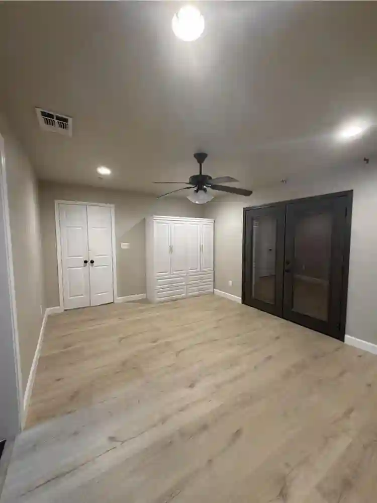 Master Bedroom w/ Private Bathroom