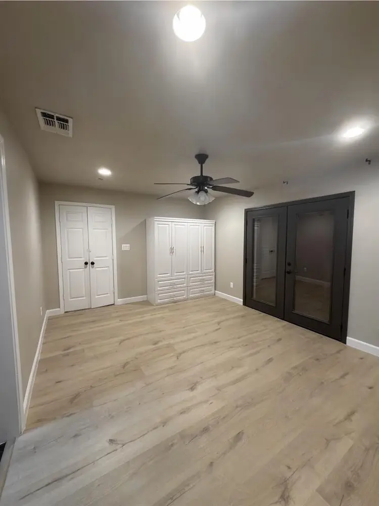 Master Bedroom w/ Private Bathroom