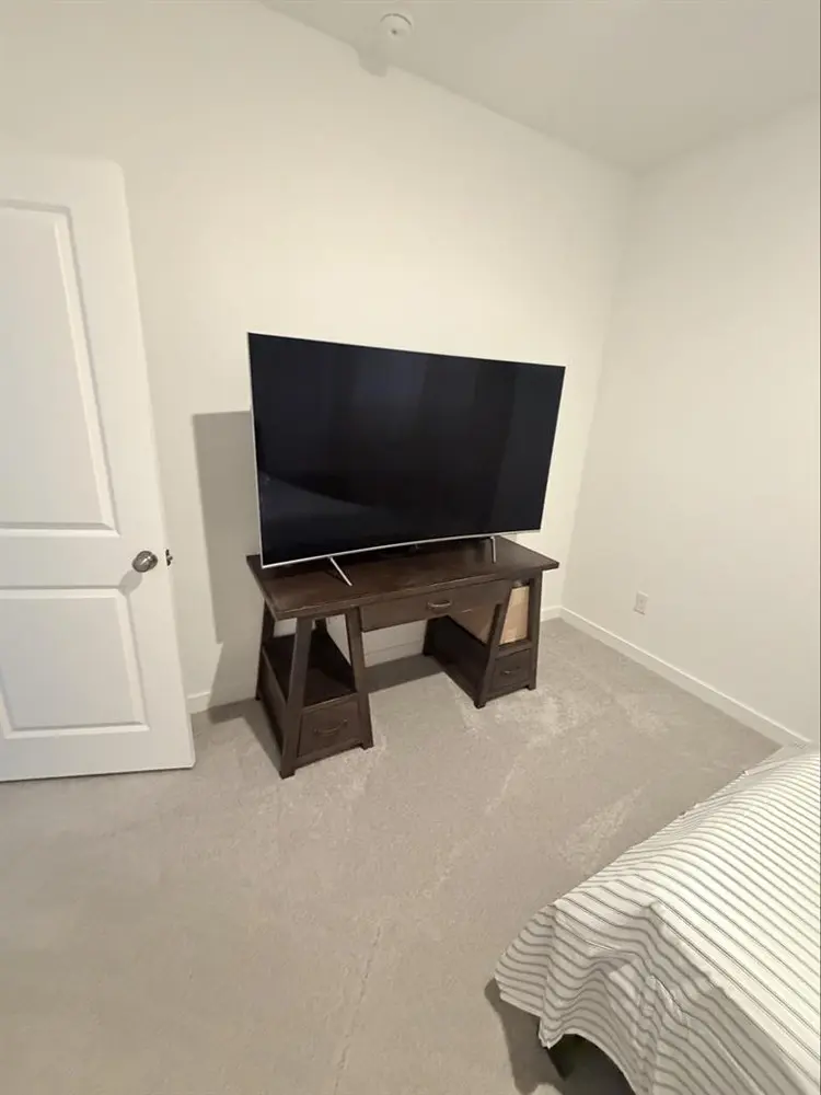 Private Bedroom For Rent