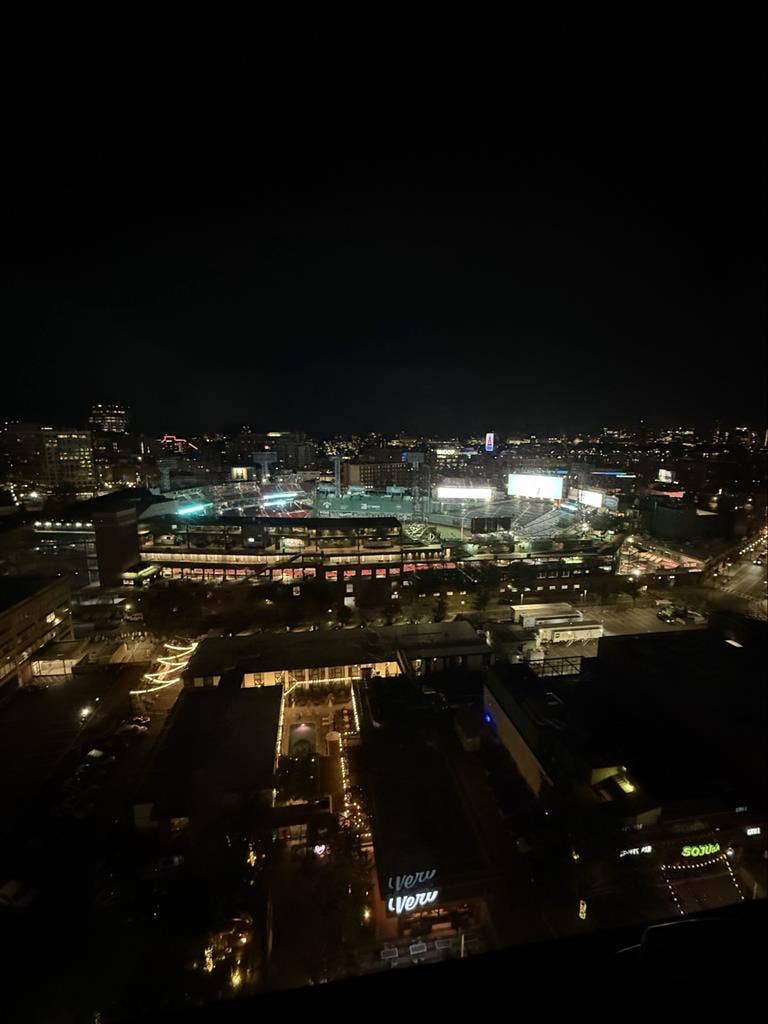 Room w/ priv BR, view of Fenway Pk