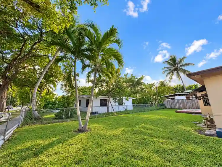 North Miami Private & Shared Rooms
