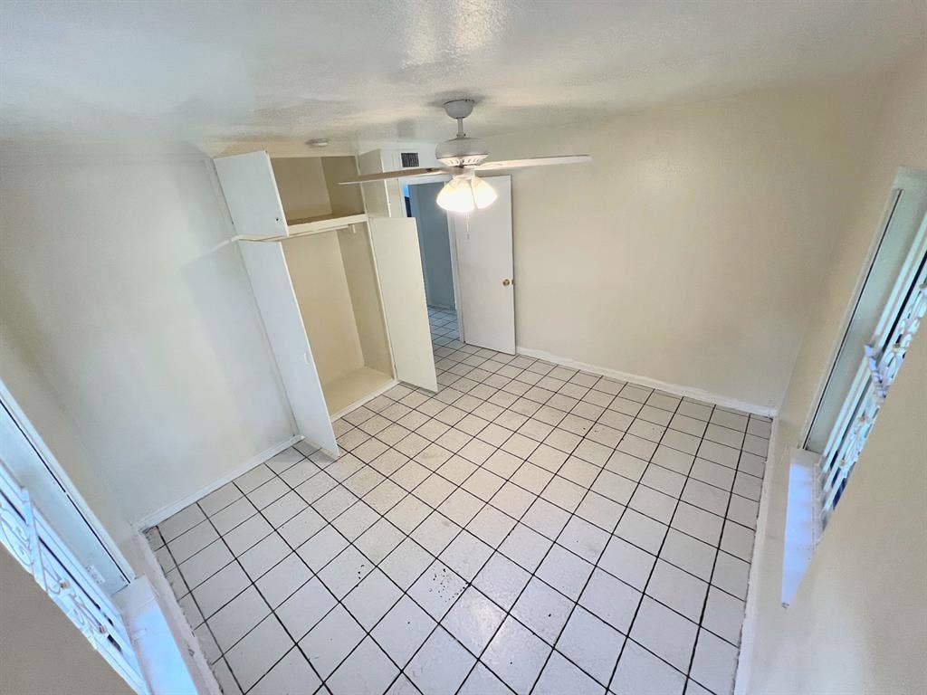 North Miami Private & Shared Rooms