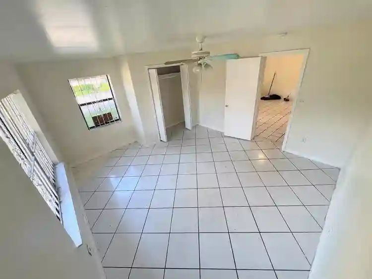 North Miami Private & Shared Rooms