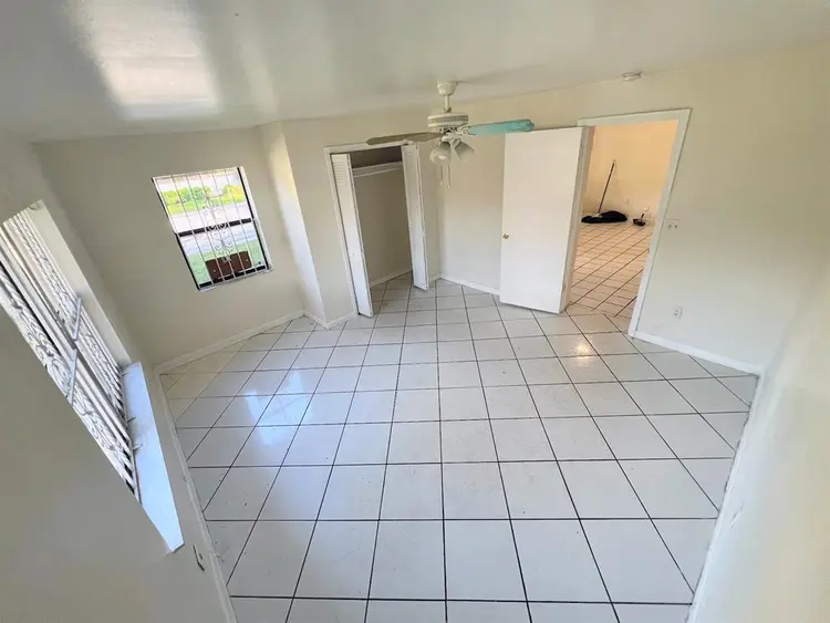 North Miami Private & Shared Rooms