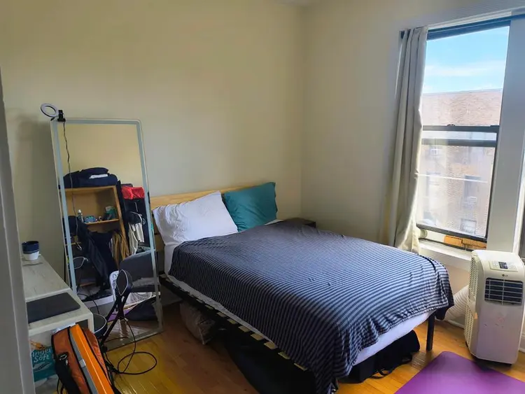 1 room 1 bathroom