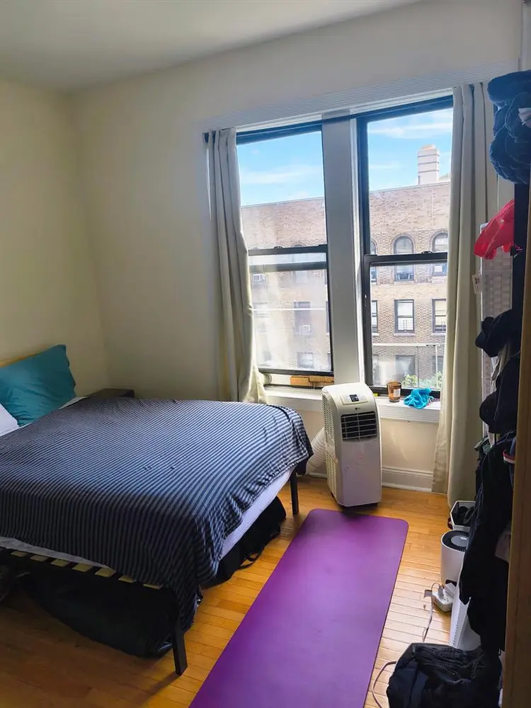 1 room 1 bathroom