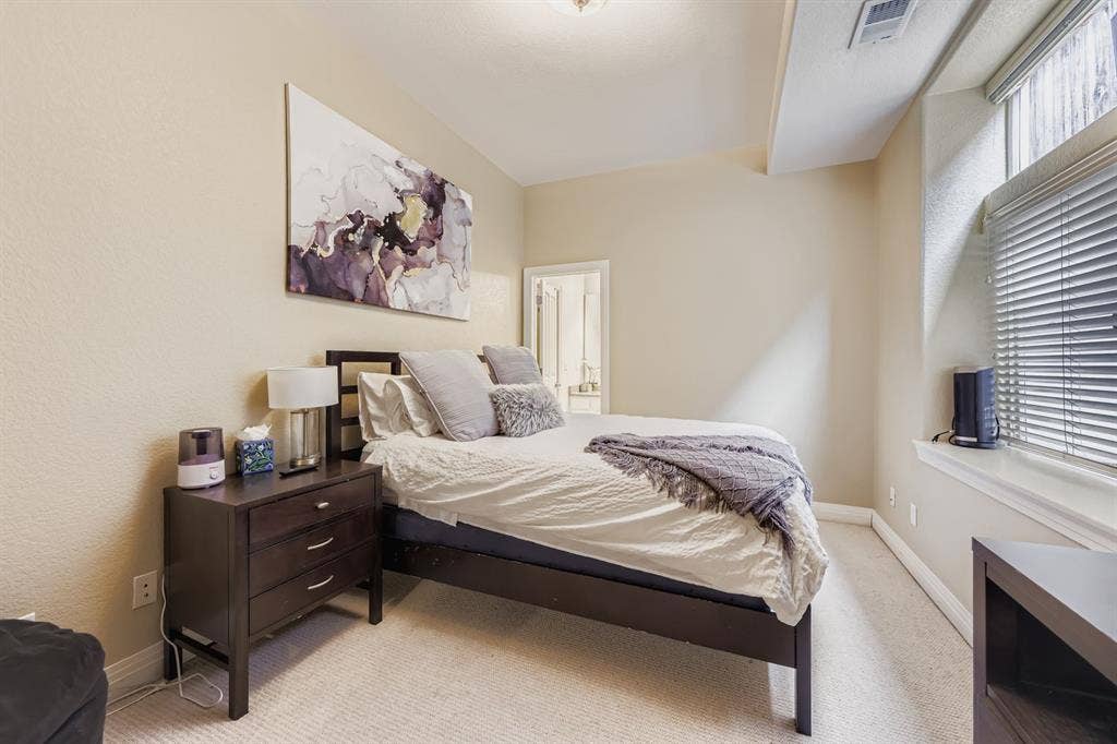 Queen Suite Across from Wash Park