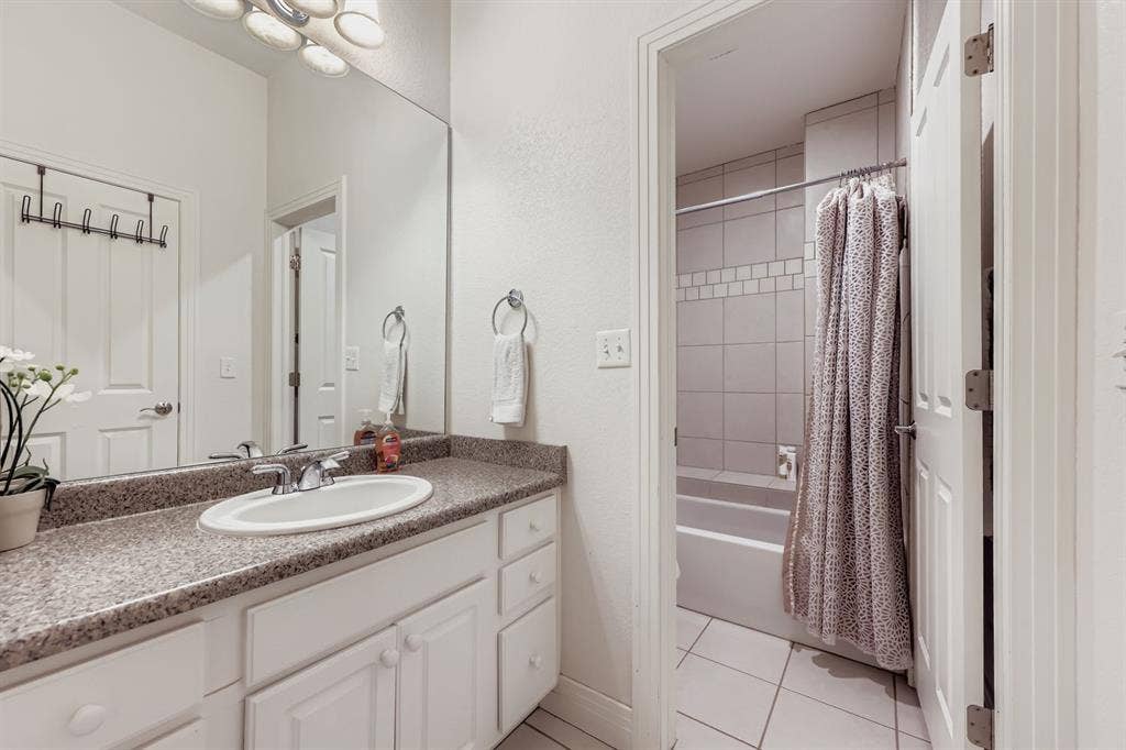 Queen Suite Across from Wash Park