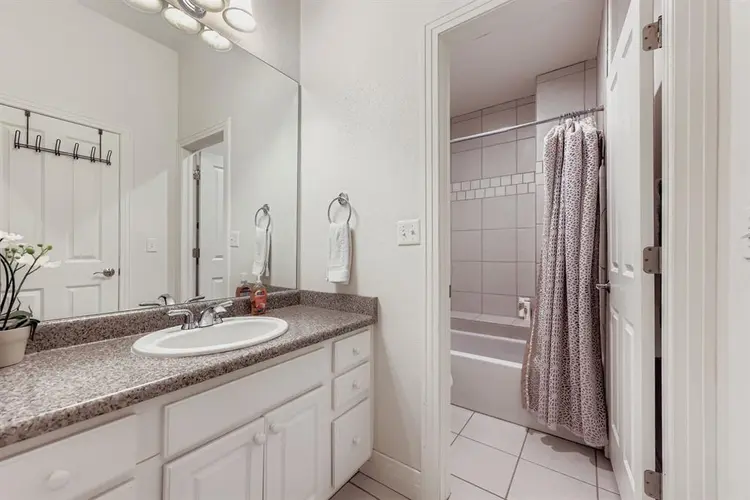 Queen Suite Across from Wash Park
