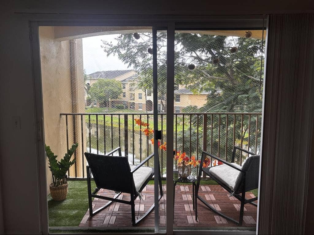 1 Cozy room available
