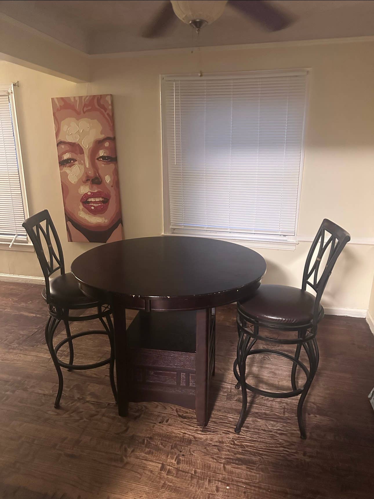 Room available in the middle of it
