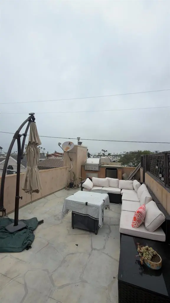 Two rooms Available Newport Beach