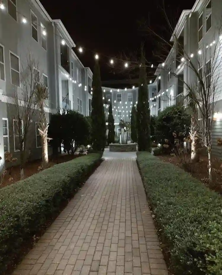APARTMENT Hawthorne at the Station