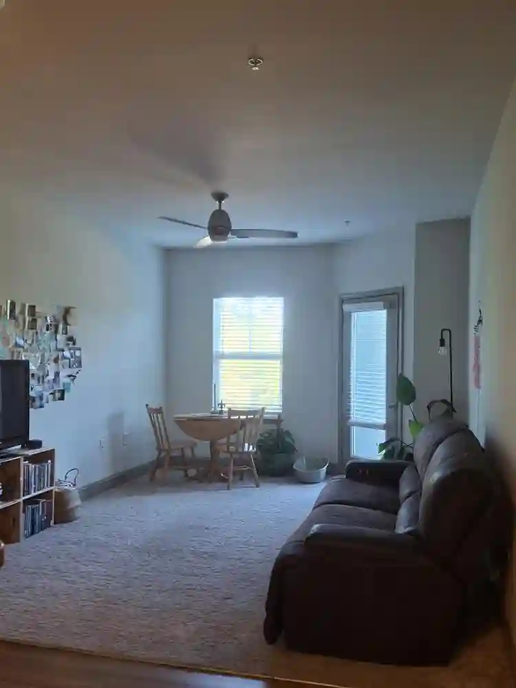 APARTMENT Hawthorne at the Station