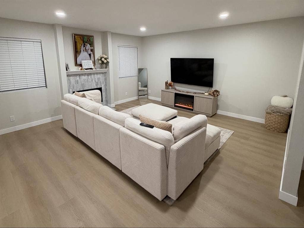 Furnished Room in Harbor City