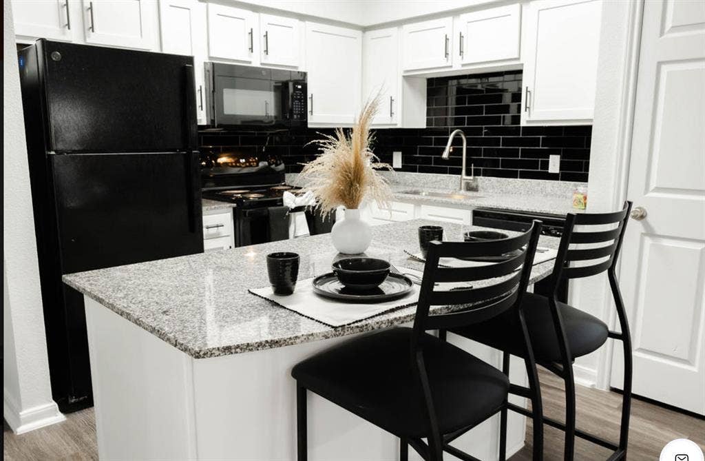 **FEMALE ROOMMATE NEEDED ASAP