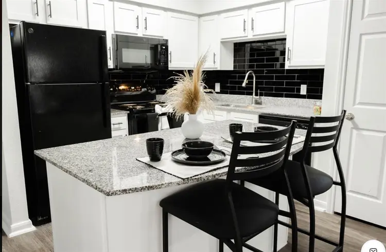 **FEMALE ROOMMATE NEEDED ASAP