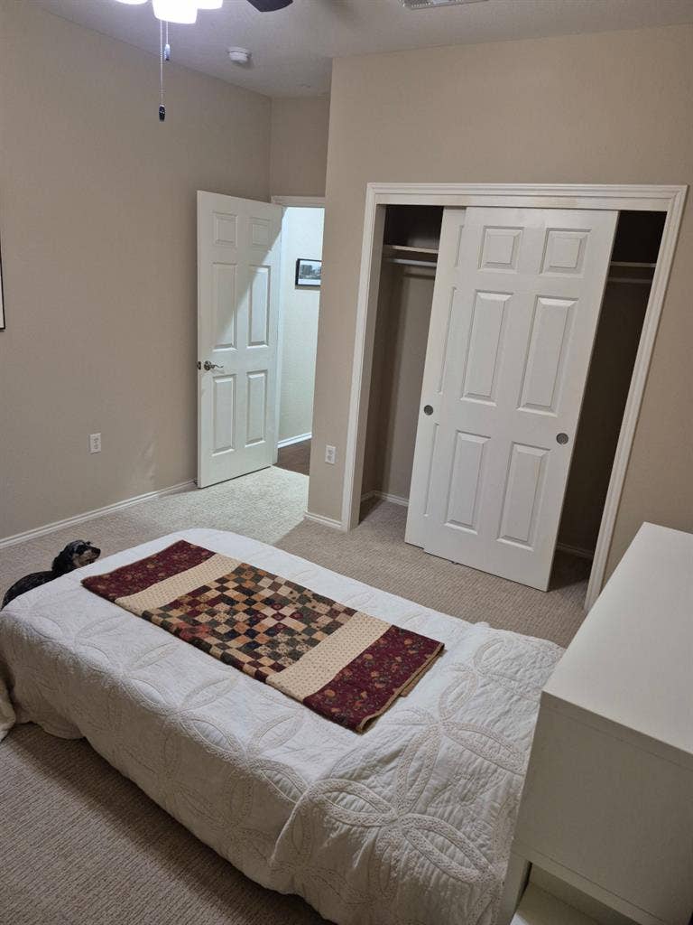 Room Available in Georgetown