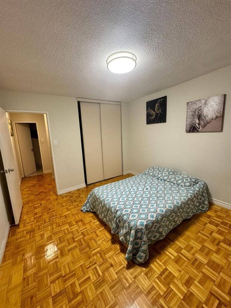 1 Room For Rent - Etobicoke