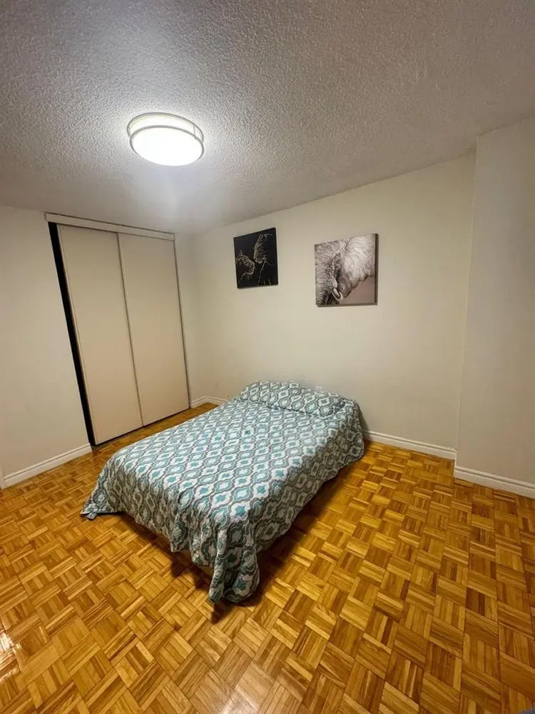1 Room For Rent - Etobicoke