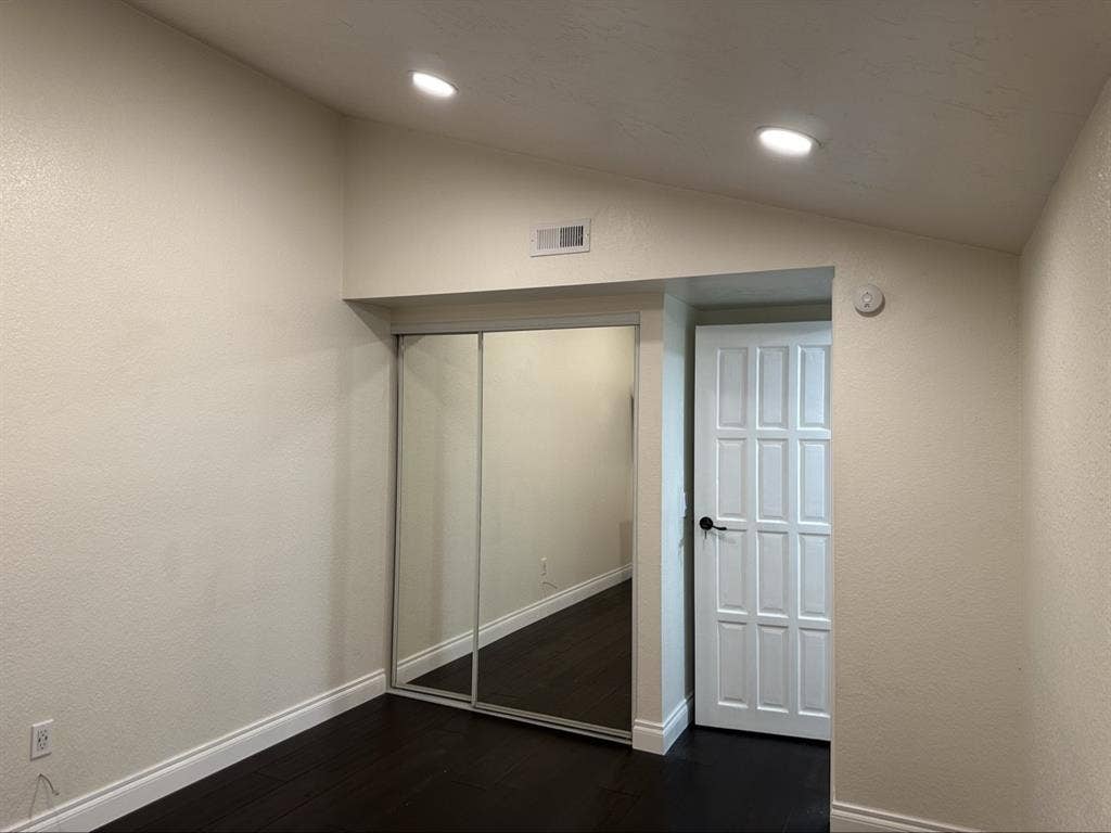 Lake Murray Bedroom for Rent