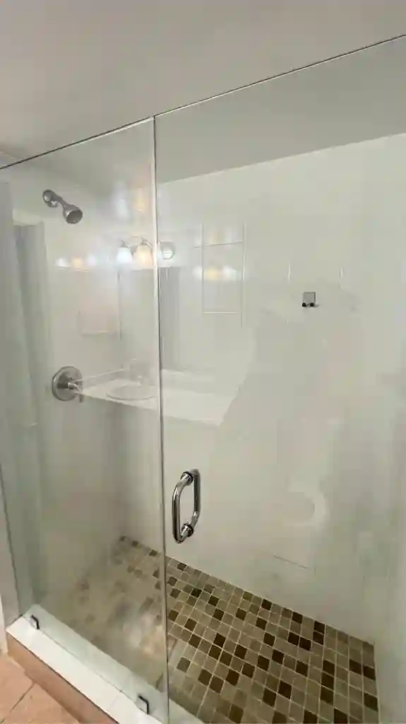 Room and bathroom PRIVATE