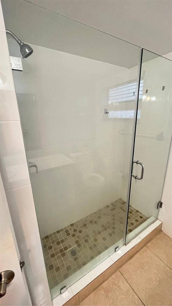 Room and bathroom PRIVATE