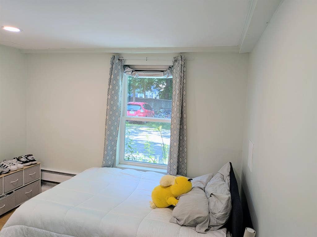 3 Bedrm APARTMENT in Wellesley