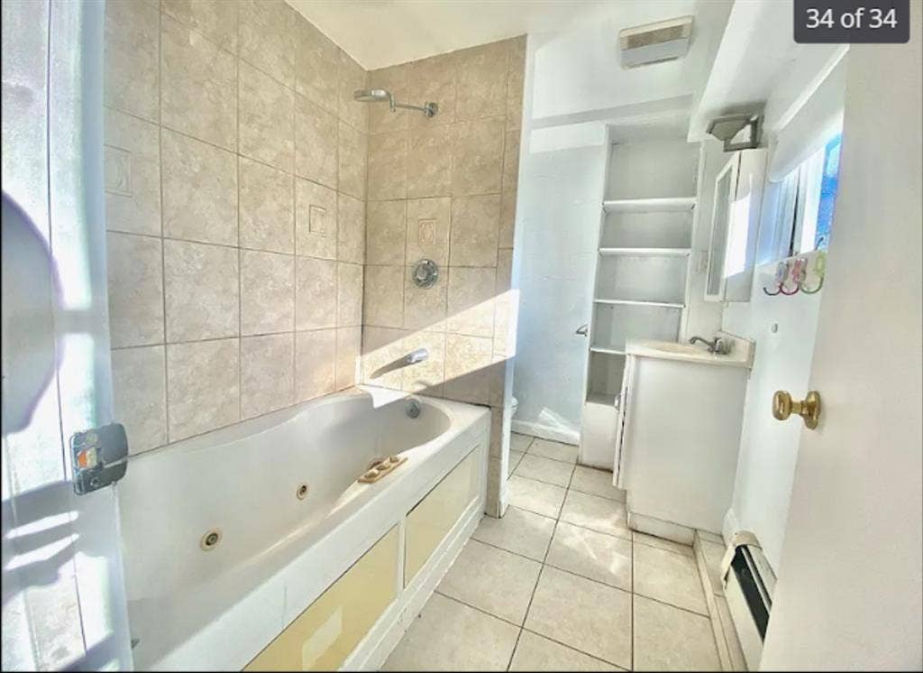 3 Bedrm APARTMENT in Wellesley