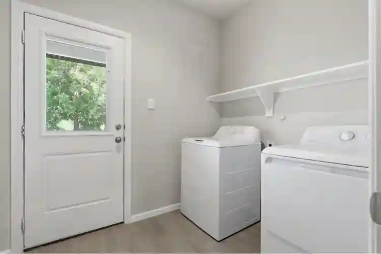 Unfurnished room in cute cozy home