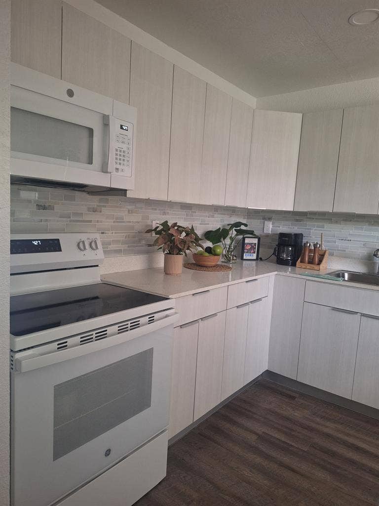 Spacious & bright room available