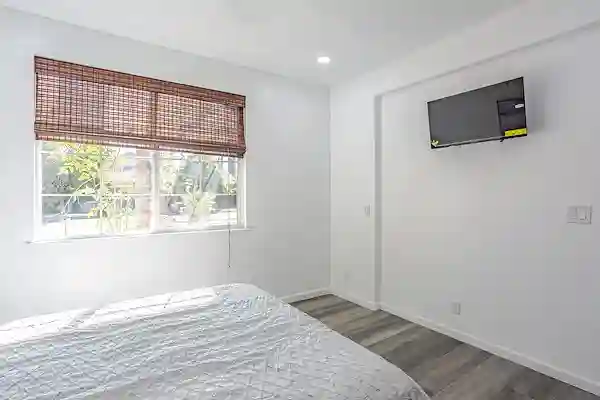 Furnished Private Room w/Utilities