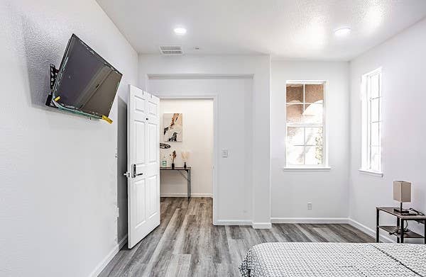 Furnished Private Room w/Utilities