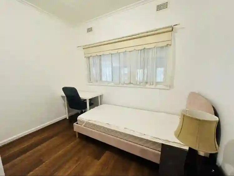 Room for rent in Reservoir