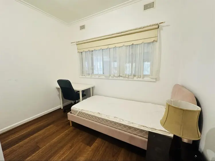 Room for rent in Reservoir