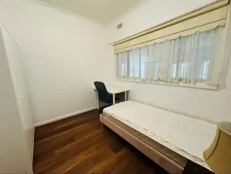 Room for rent in Reservoir