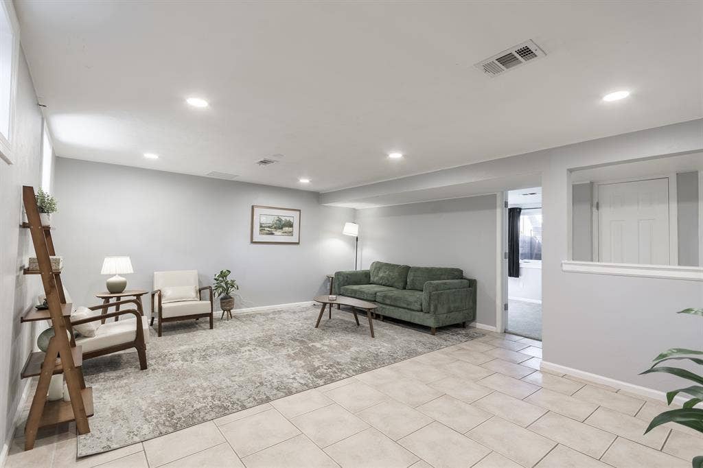Shaw Heights Basement Bedroom