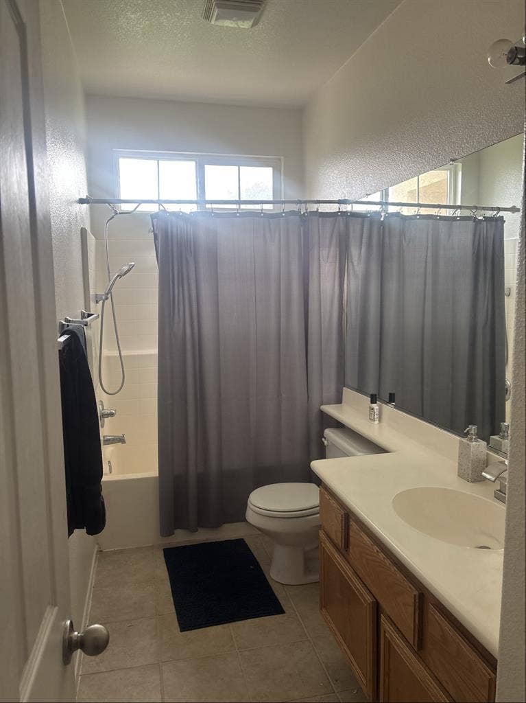 1 Bedroom & 1 Bathroom for Rent