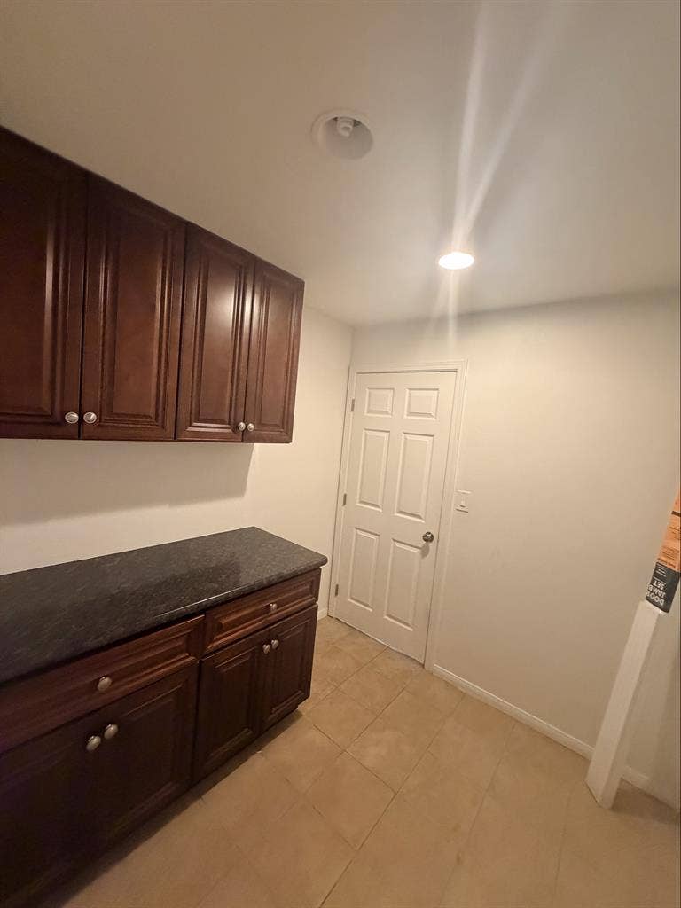 Room for Rent (available now)