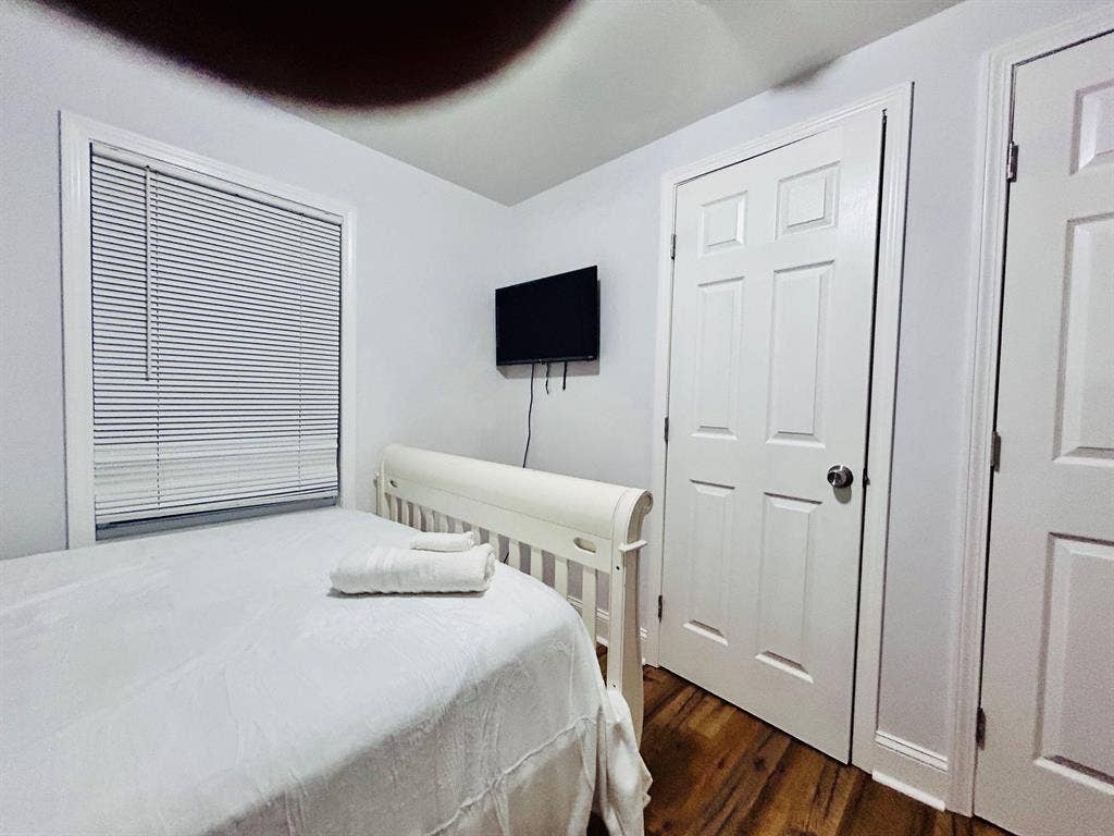 Four Oaks Room