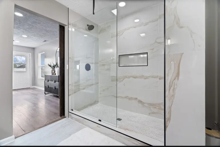 Master w/ Private Bath and Balcony